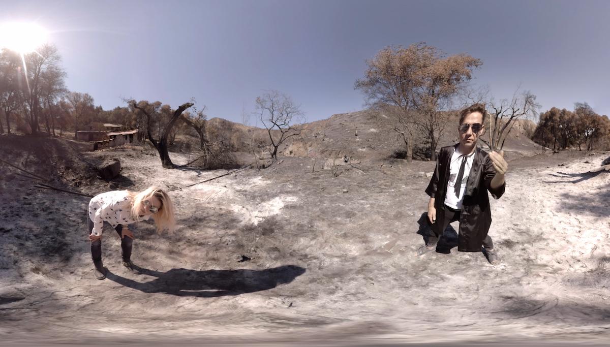 The Kills share VR video for 'Whirling Eye'and Play 15th Anniversary London show