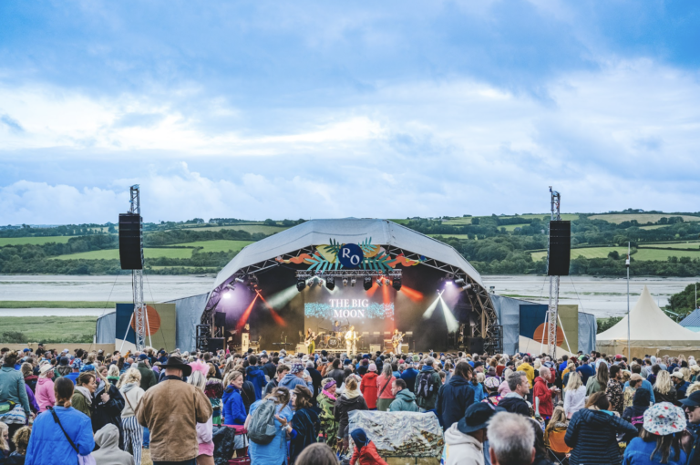 Main stage wt Rock Oyster with a large crowd watching